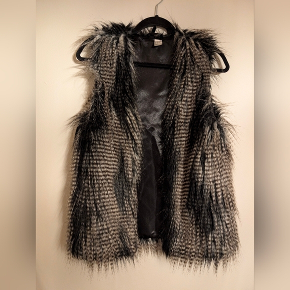 H&M Fur Vest Size 8 - Picture 1 of 3